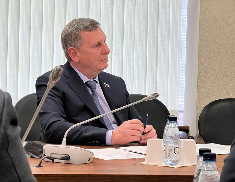 Депутат Госдумы Андрей Трифонов сообщил об антисанкционных решениях в России