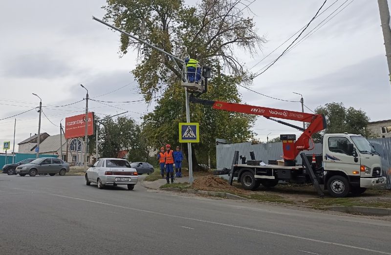 На перекрестке, где часто бьются машины, устанавливают обещанный светофор