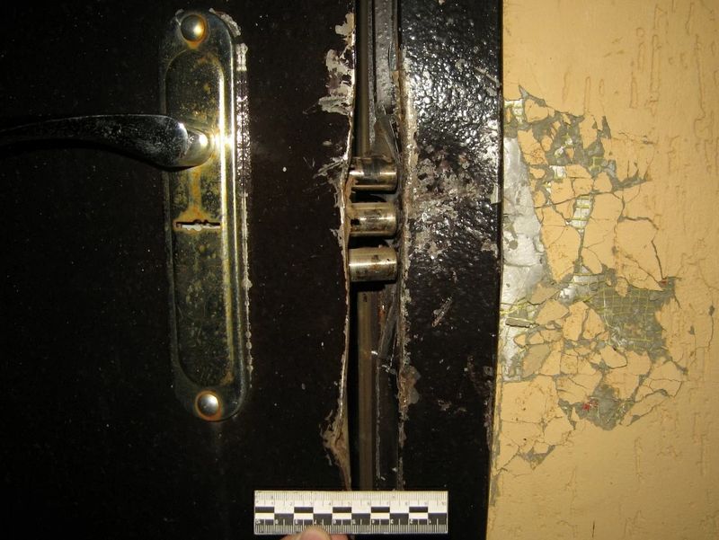   ,      -,      4  