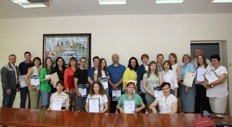 Сразу три Почетных химика, более 150 награжденных сотрудников ООО «Криста» и предприятий-партнеров общества