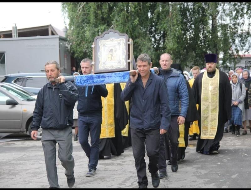 В Сызрани сегодня вновь прошел крестный ход: его участник ответил всем сомневающимся, зачем он необходим