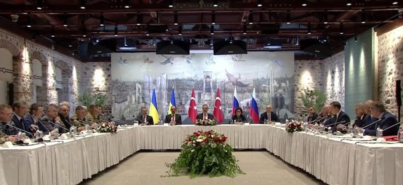 В Стамбуле начались переговоры российской и украинской делегаций, миллионы людей в ожидании
