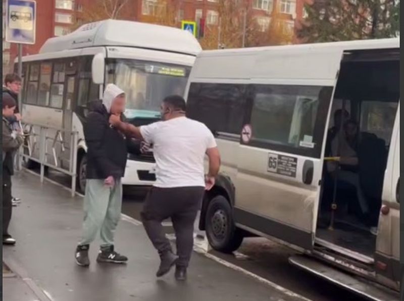 В Сызрани водитель «по-мужски» осадил зарвавшегося автобусного хулигана