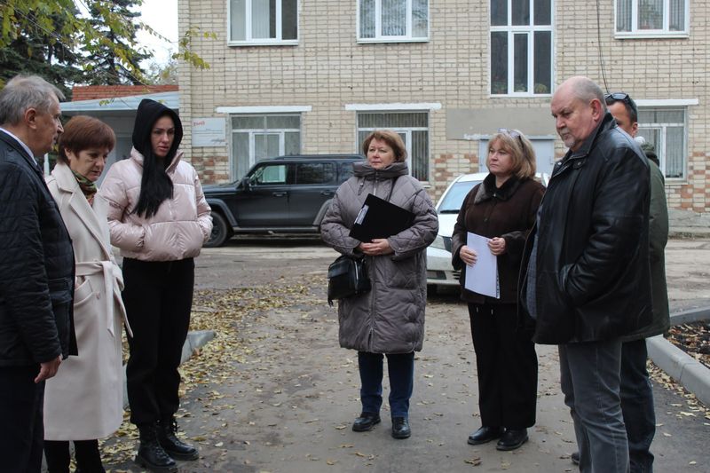 Жители добились благоустройства своего двора и получили обновленную территорию с парковками и новейшим асфальтом