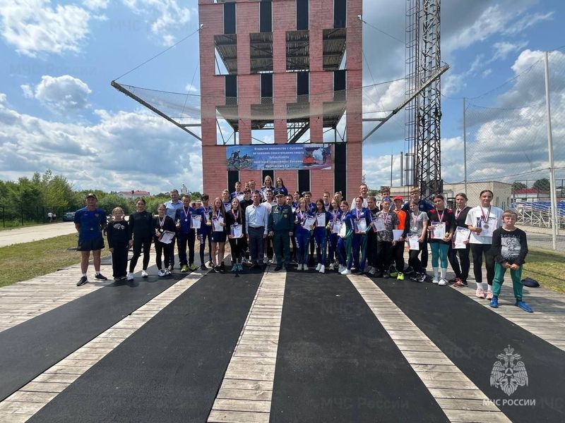 Смелые, ловкие, спортивные пожарные из Сызрани бегали, прыгали, плавали - и привезли в Сызрань награду спартакиады