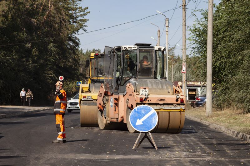 Большегрузы грозят изуродовать только что благоустроенную дорогу в Сызрани