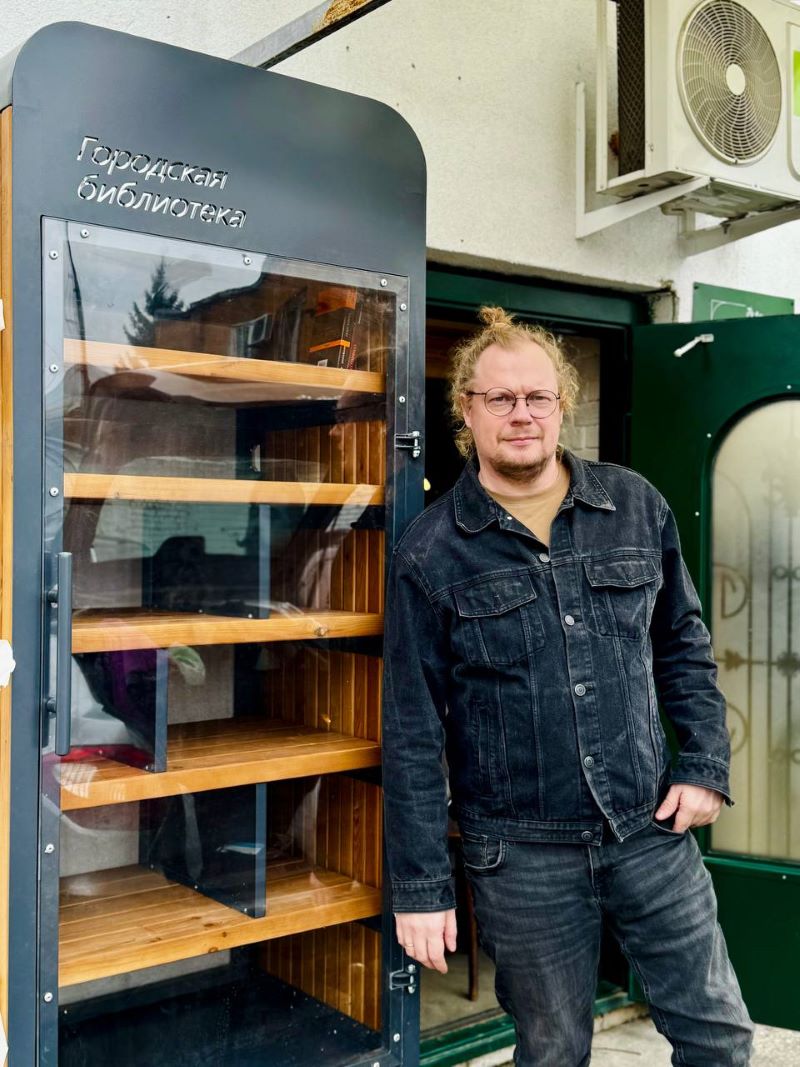 Здесь проходят концерты музыкантов с мировым именем: почему у входа в Камерную филармонию в Сызрани установили шкаф