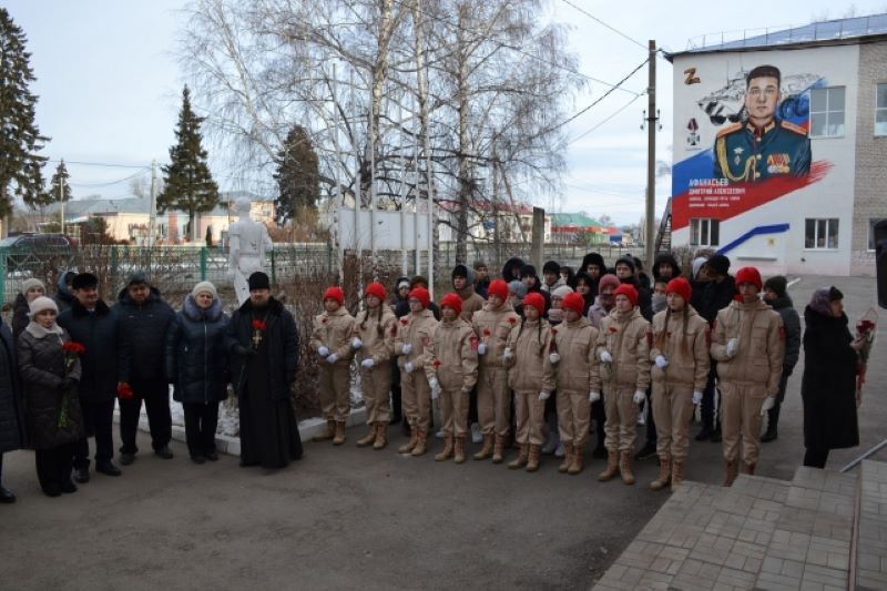 Вячеслав Федорищев поручил капитально отремонтировать школу, носящую имя кавалера Ордена Мужества Дмитрия Афанасьева